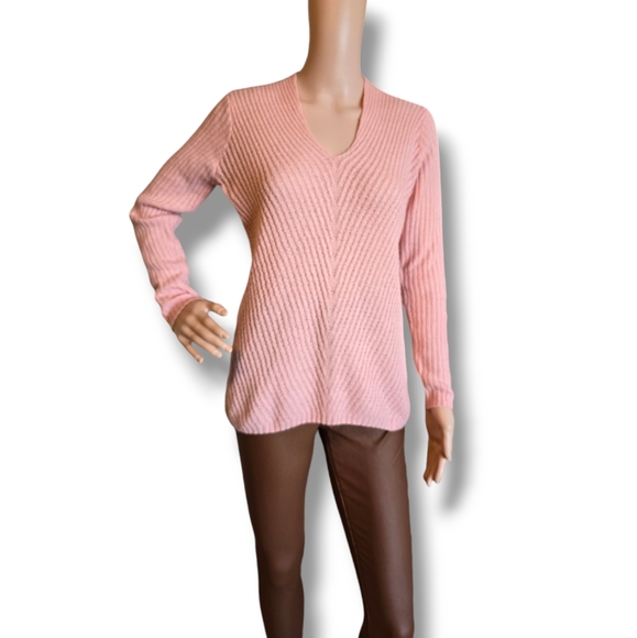 STREETWEAR SOCIETY Women's Mauve Ribbed V-neck Sweater - Picture 4 of 16